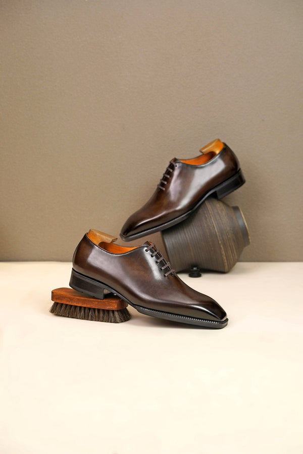 Classic Wholecut Oxford Shoes